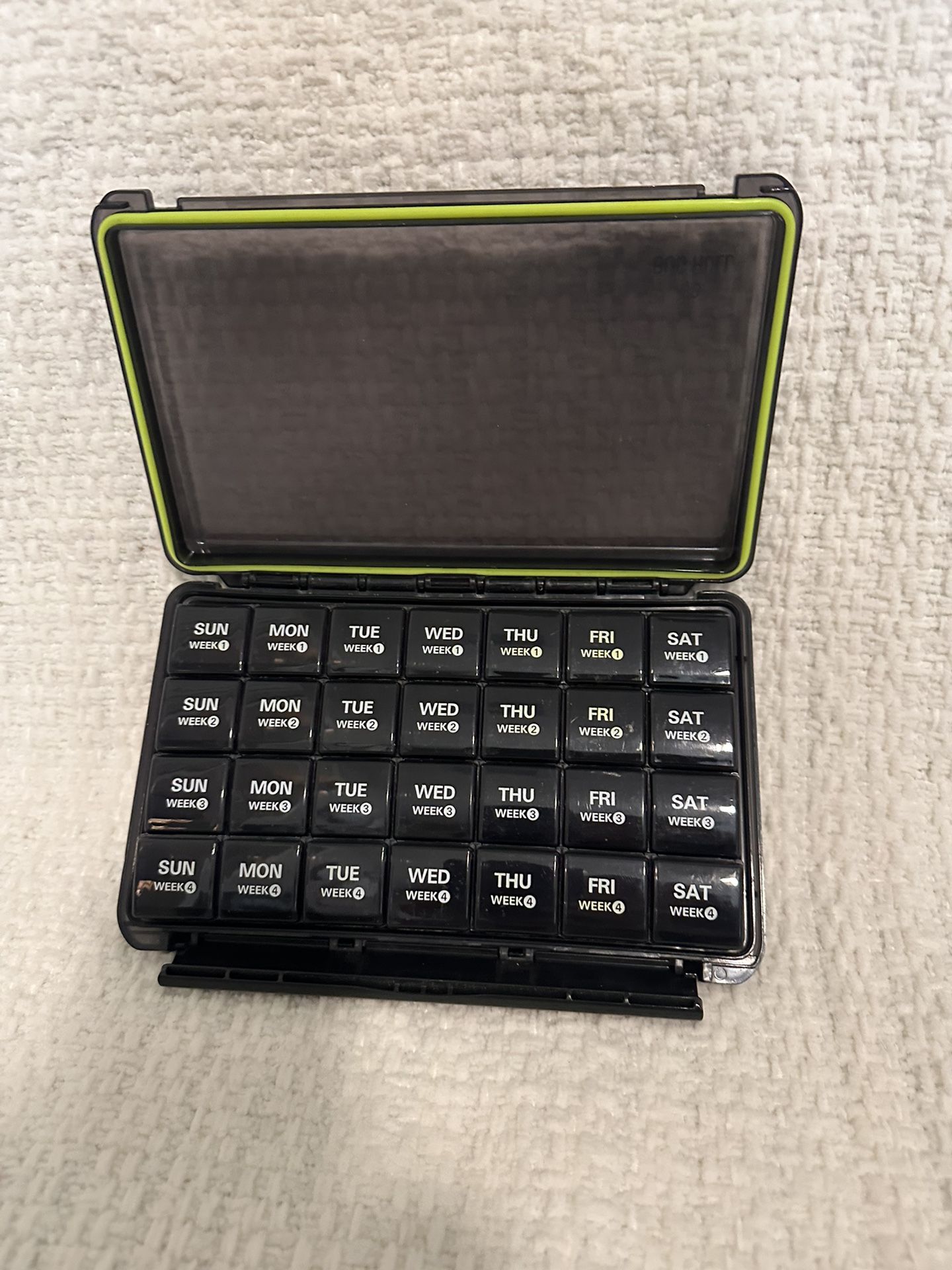 Bug Hull 28-Day Pill Organizer - 4 Weeks, 7 Days