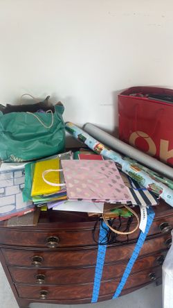 FREE GIFT WRAPPING SUPPLIES