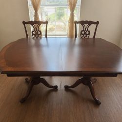 Elegant Solid Wood Dining Table Set with 5 Chairs – Traditional Style