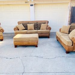 oversized 4 piezas sofa loveseat sillon individual y ottoman seminueva 100% firme 100% limpia no manchada excelentes condiciones 