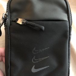 Nike Essentials Crossbody Bag
