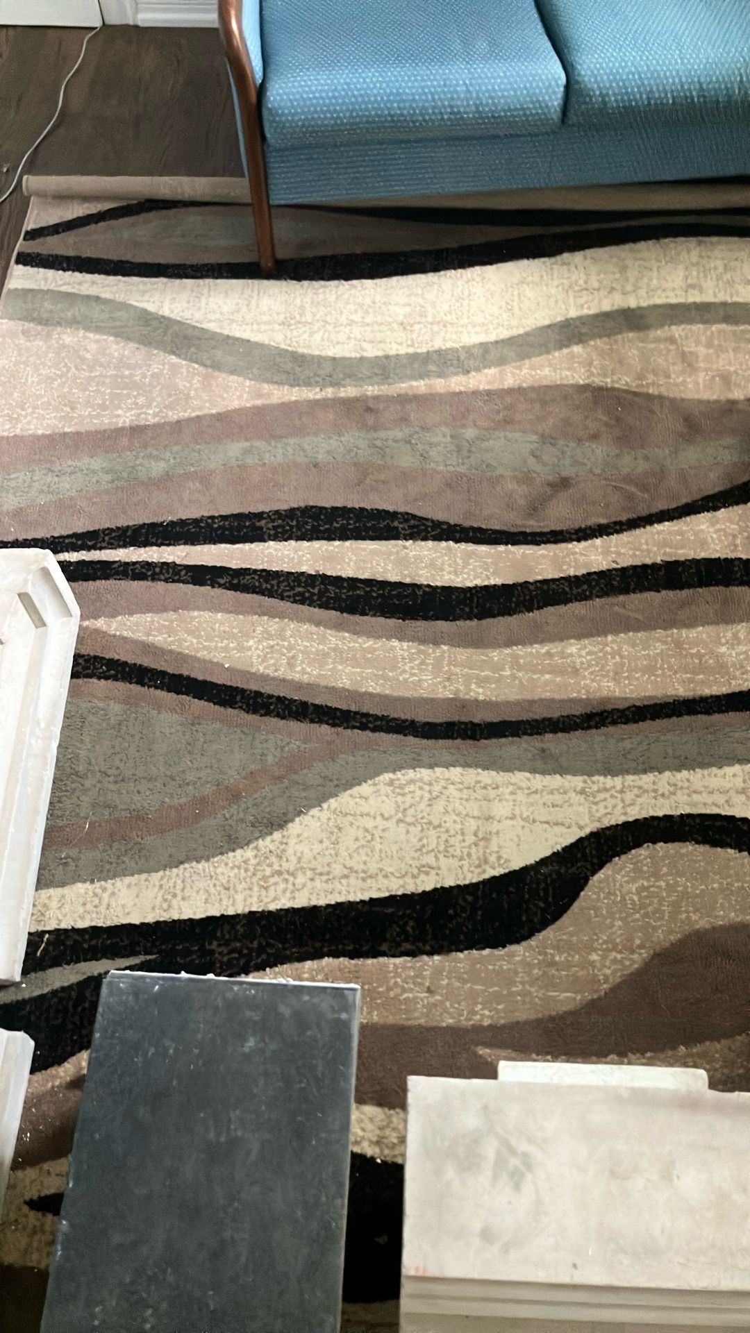 Large Rug (7ft.8in X 10ft.4in)