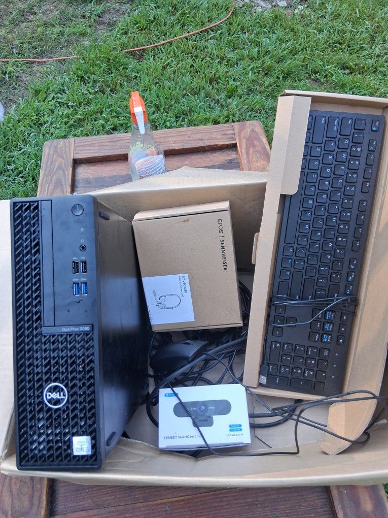 Dell Optiplex 3080 I5 With Nice Monitor And Brand New Everything I Will Be Keeping My Hardrive