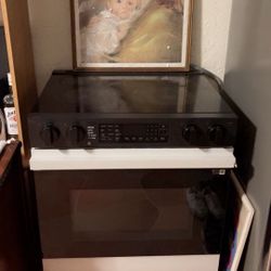 Smart Samsung Electric Range in Stainless Steel  