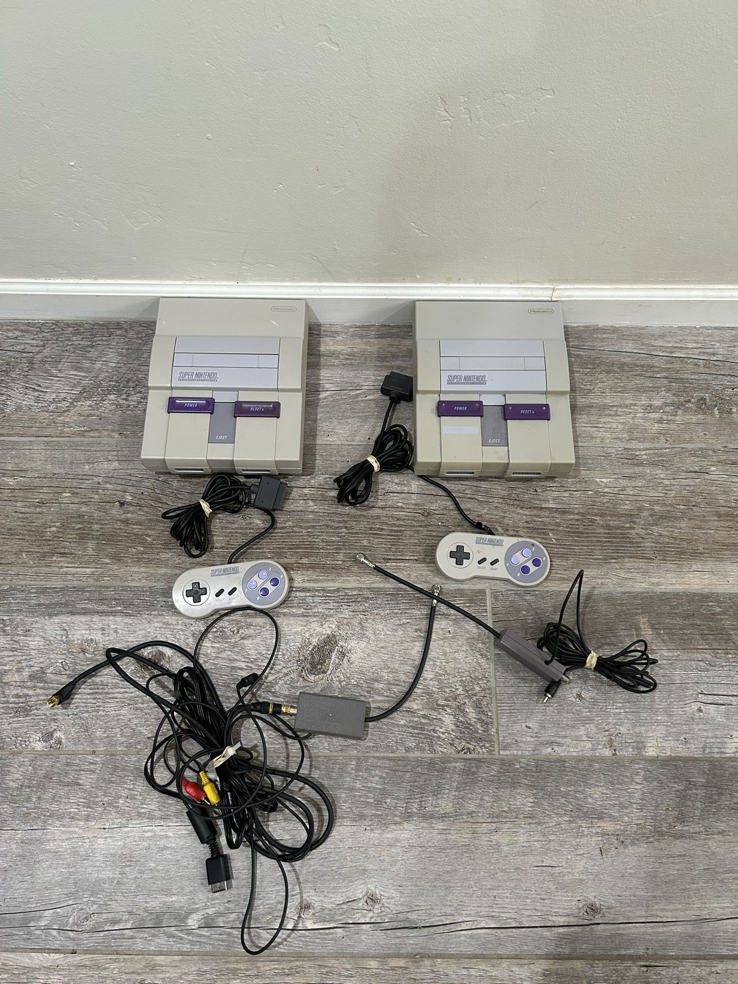 Super Nintendo NES Untested With Controllers And RF Switch