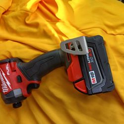 Milwaukee Fuel Impact Drive And Baterie 
