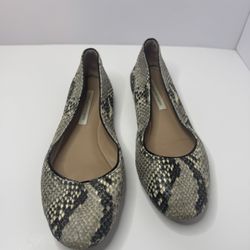 Diane Von Furstenberg White/Black Snakeskin Print Cambridge Ballet Flats Size 7M 