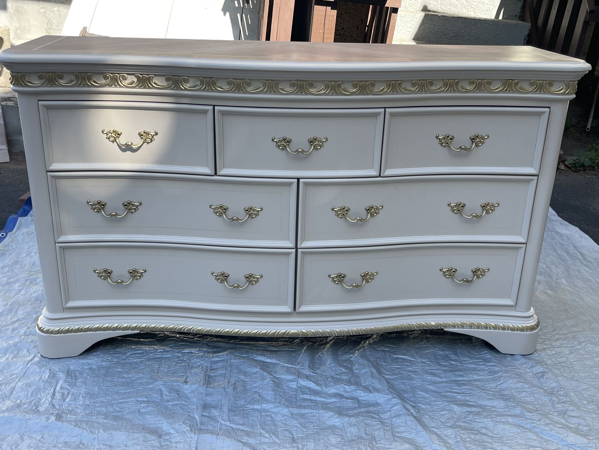 Dresser