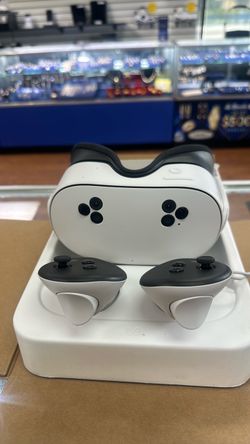 Meta Quest 3 VR Headset with Controllers