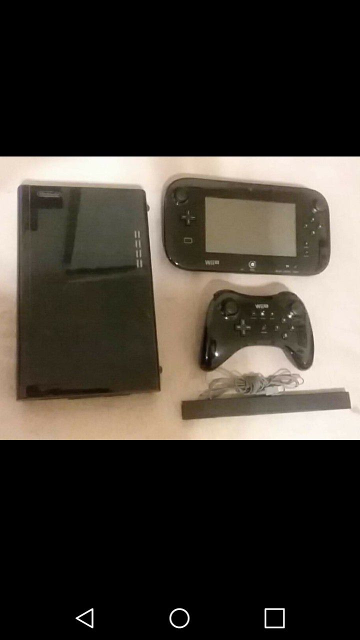 Wii U console...11 video games ......17 Skilanders and control base individual...Every thing sold together.