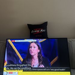 SAMSUNG 43” SMART TV LED-LCD BACK LIT NO REMOTE CONTROL , NO WALL MOUNT , NO STAND