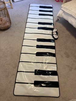 FAO Schwartz Dance On Piano