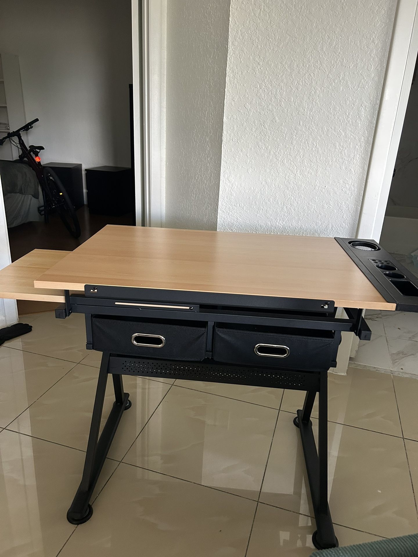 Art Desk