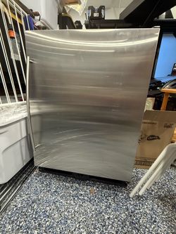 U-Line mini fridge