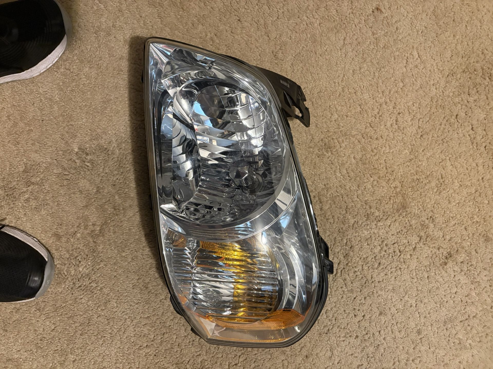 Mazda Tribute/Ford Escape  Headlight & Fog Light Assembly