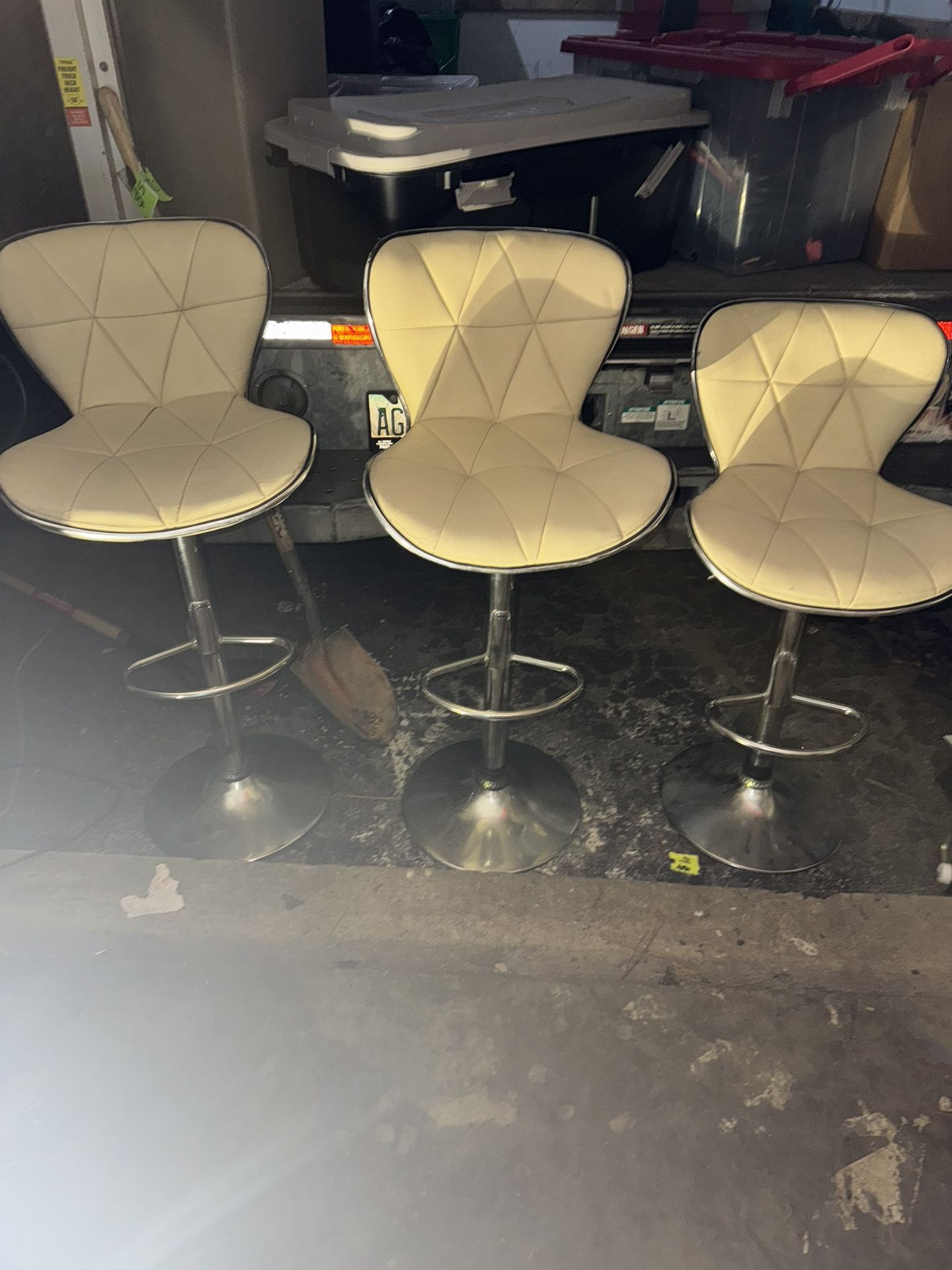 3 BAR STOOLS