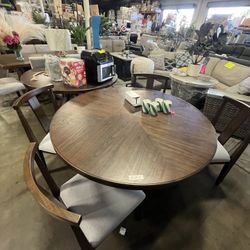 Dining Set Of Table And 4 Chairs 