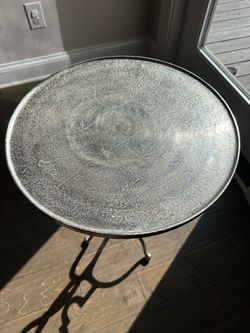 Round Metal Pedestal Side Table