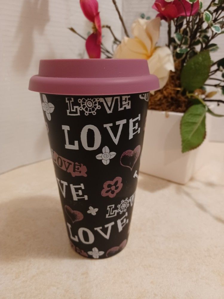 New Tall Ceramic Cup With Silicone Lid, Hearts & LOVE Print