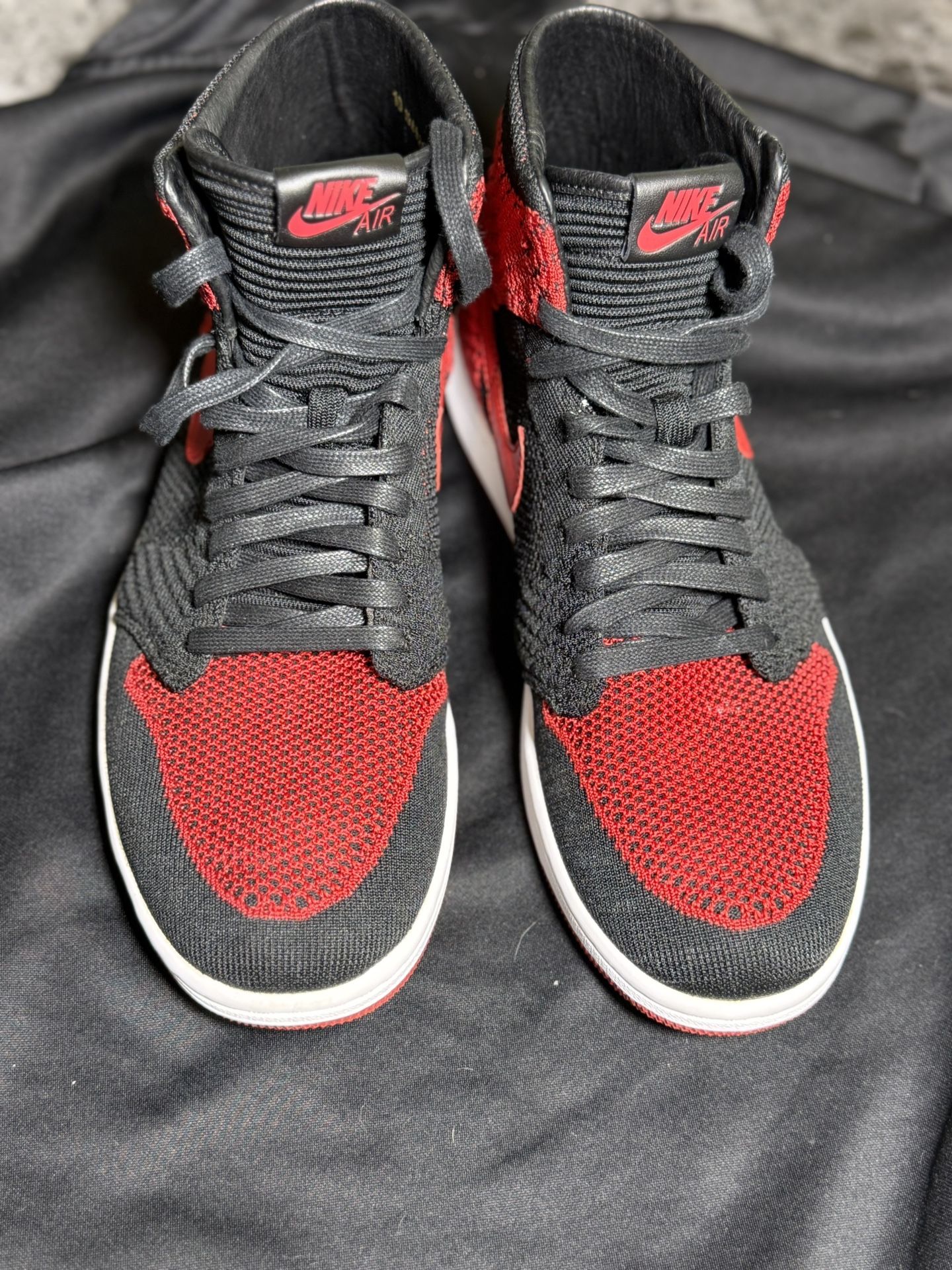 Men’s Jordan 1 Flyknit Bred
