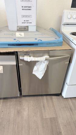 STAINLESS STEEL DISHWASHER NEW OPEN BOX