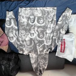 Supreme Hoodie