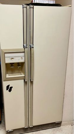 Frigidaire Side-by-Side Refrigerator with Ice and Water Dispenser