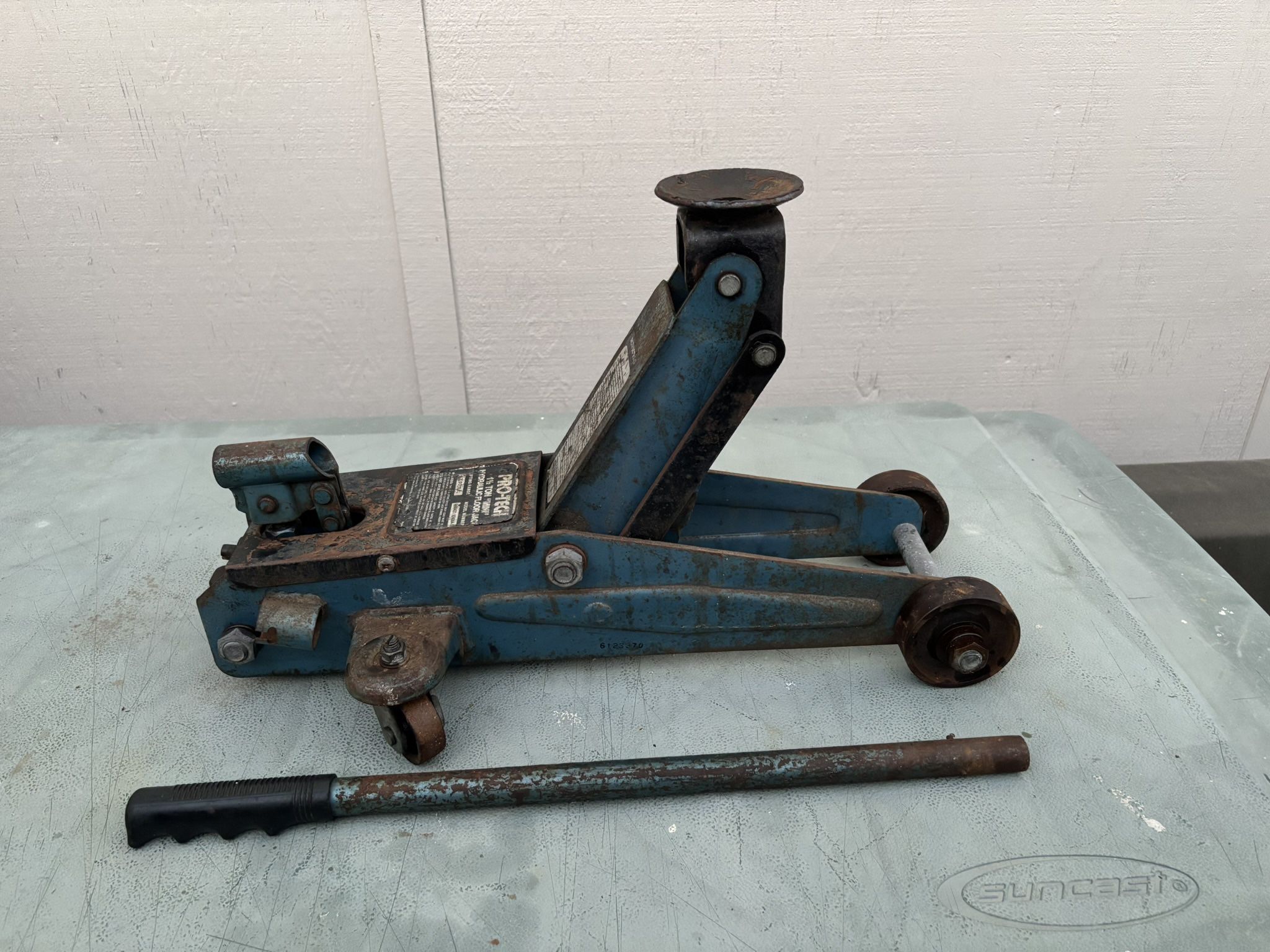 Pro Tech 1.5 Ton Floor Jack