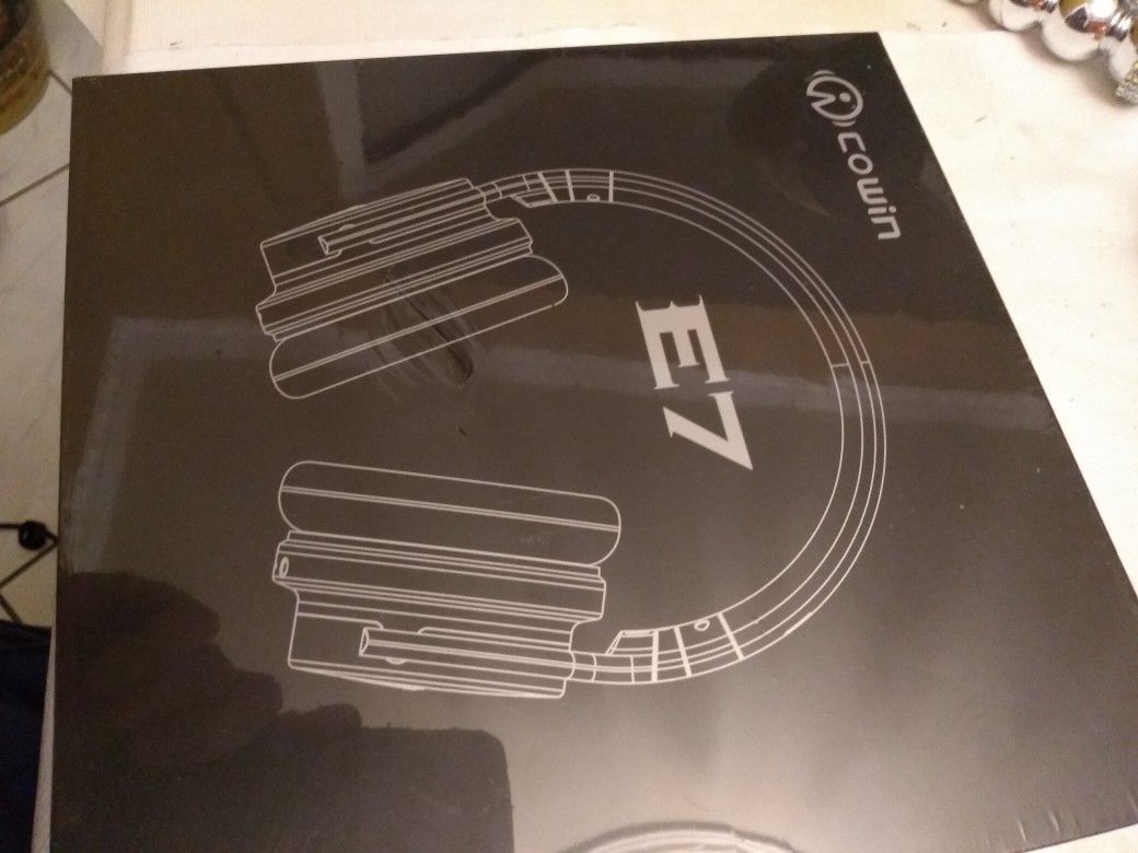 Cowin E 7 new sealed in box