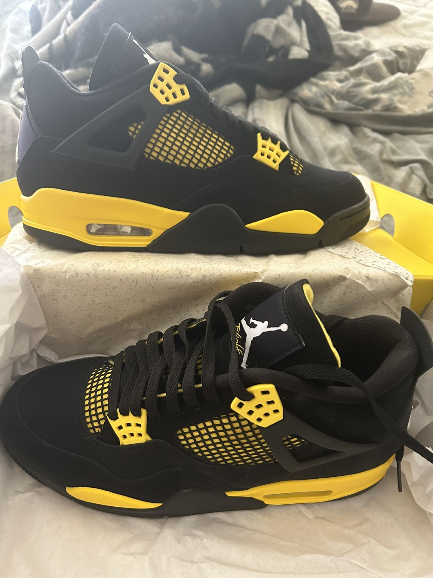 Jordan Retro 4 Thunder 2023 Size 10