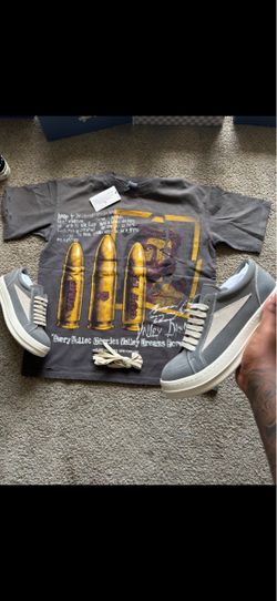 Gray Graphic T-Shirt with Bullet Print bakery dream