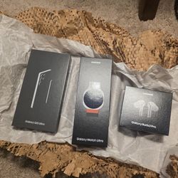 Samsung Galaxy S25 Ultra Bundle: Phone, Galaxy Watch Ultra, Galaxy Buds 3 Pro