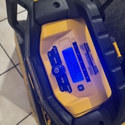 Dewalt Radio Charger 