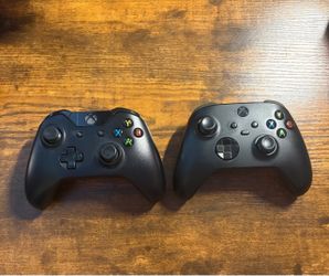 2 Xbox Controllers