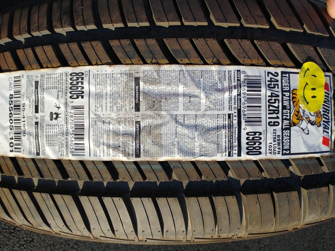 Uniroyal Tiger Paw Gtz All Season 2 - 245 45Z R19 102Y