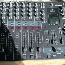 Behringer Dx 2000 USB Six Channel Mixer 