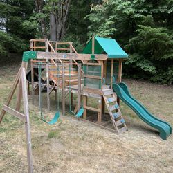 Backyard Designs Swing set 