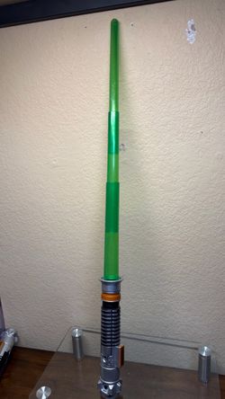 Hasbro STAR WARS Luke Skywalker Ultimate FX Electronic Green Lightsaber Connector Series