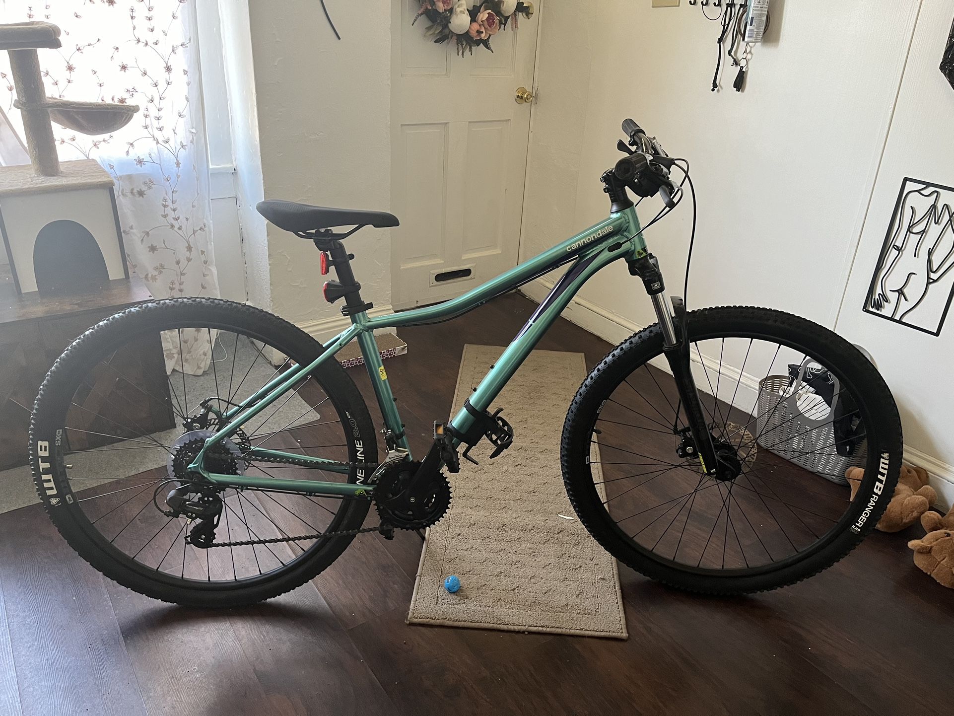 Women’s Cannondale Tango 6 Bike