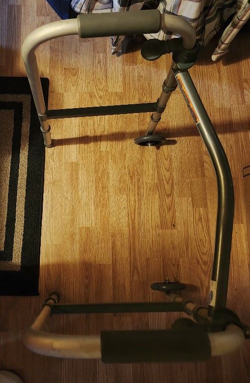 Walker With Wheels