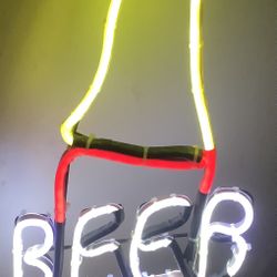 “BEER” NEON SIGN