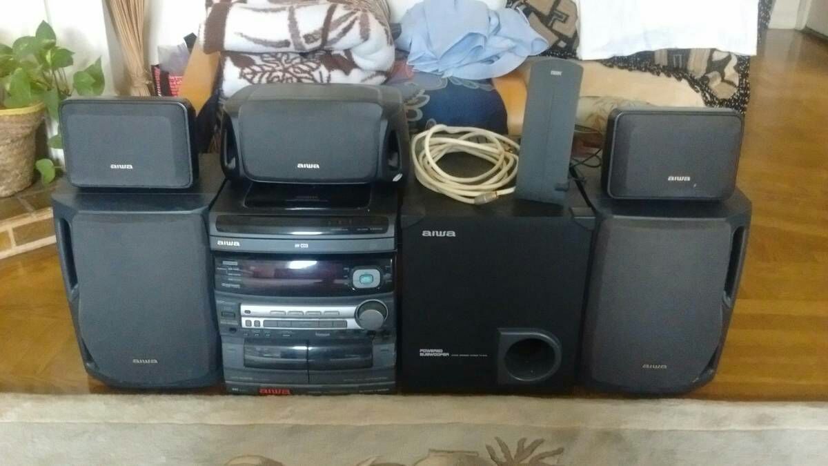 Aiwa nsx av800 stereo system with some extras