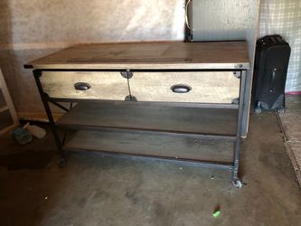 Rolling hallways table