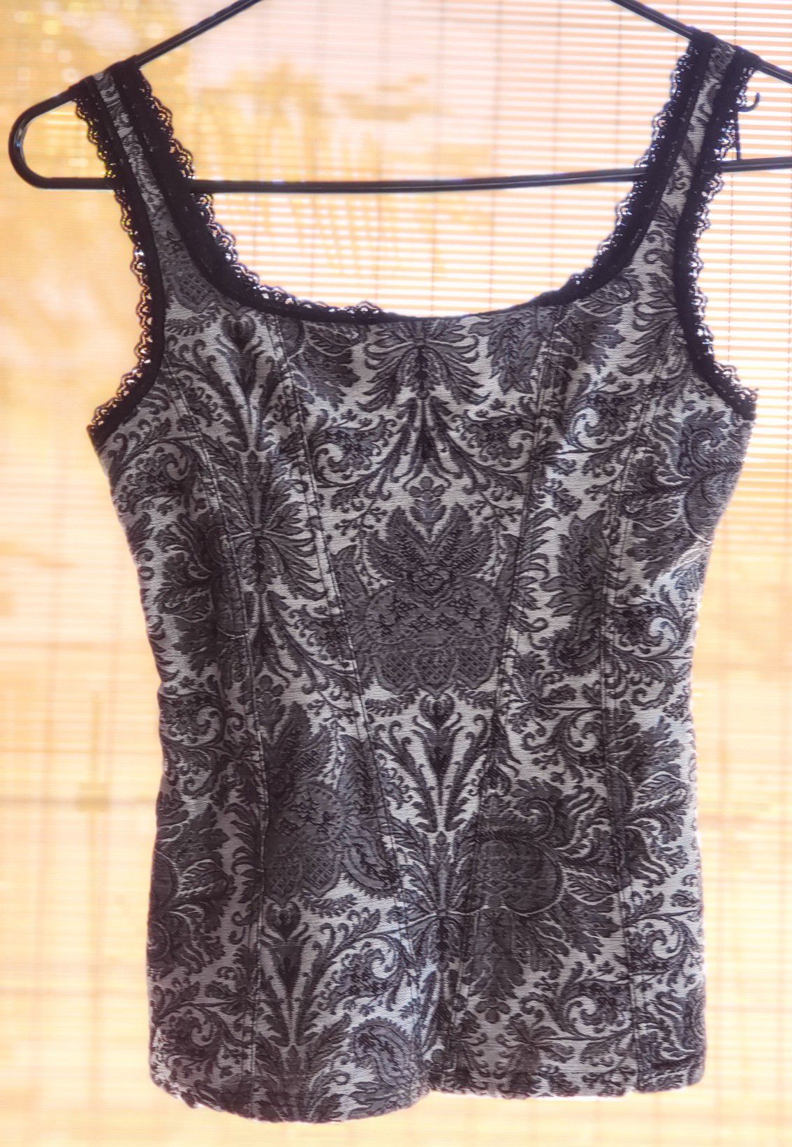 WHBM: Size: XS/ Beautiful knit Silver/Gray floral corset tank