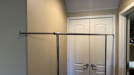 rack para colgar ropa ajustable y desarmable con rueditas