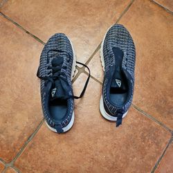 Size 9 Reebok Women's Tennis Shoes 