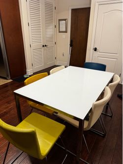 Dining table/chairs