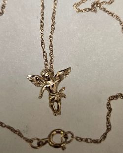Flying Angel / Cherub Pendant gold plate over sterling silver 925
