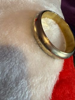 14 or 20k gold bangle
