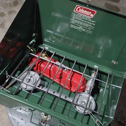 VINTAGE COLEMAN 2 BURNER STOVE IN BOX